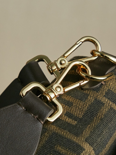 フェンディバッグ素材ディテール